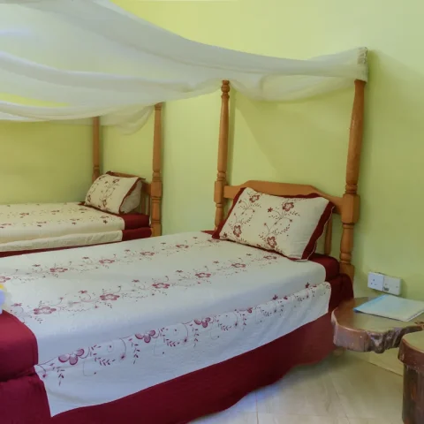 Twin Rooms — photo 4
